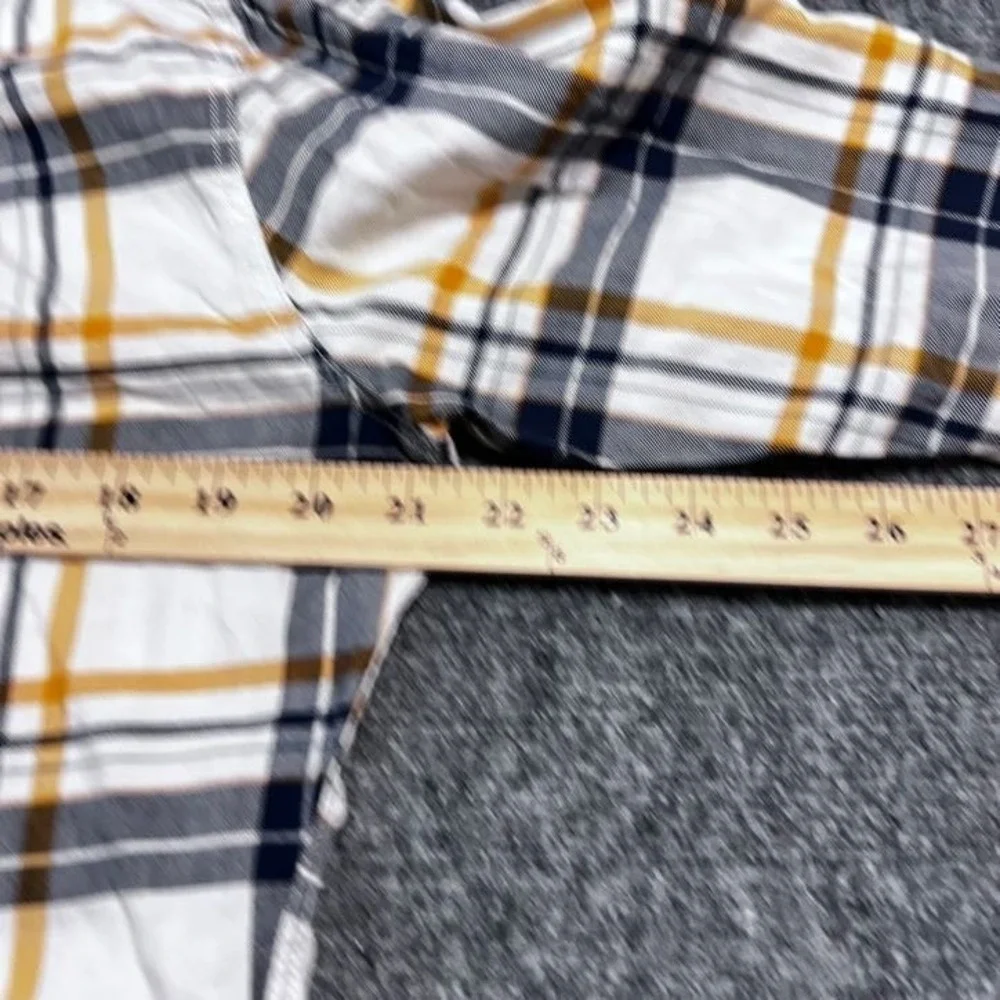 Levi's Men Button Down Shirt Plaid‎ Size Medium 100% Cotton Front Pocket